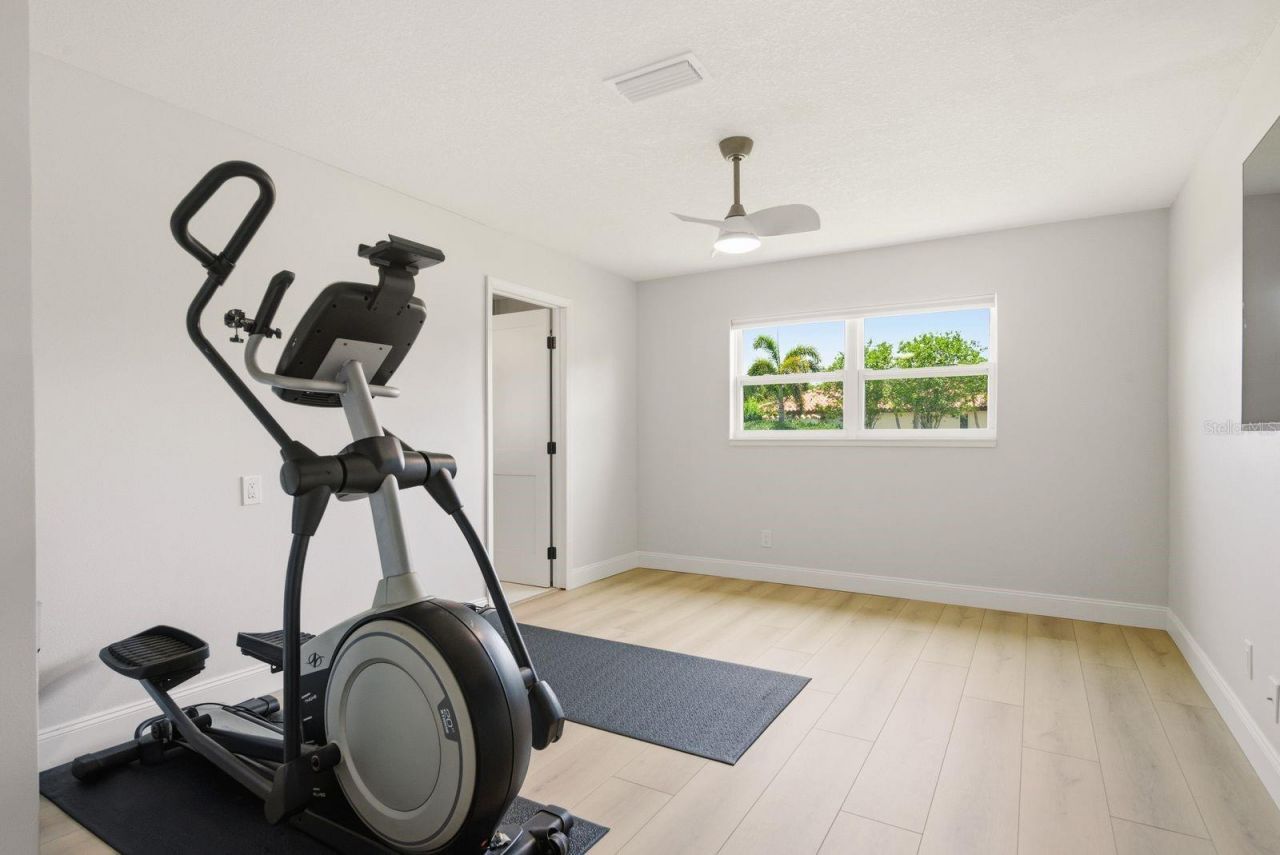 2000 Kansas Avenue Ne, Saint Petersburg, FL 33703 Photo