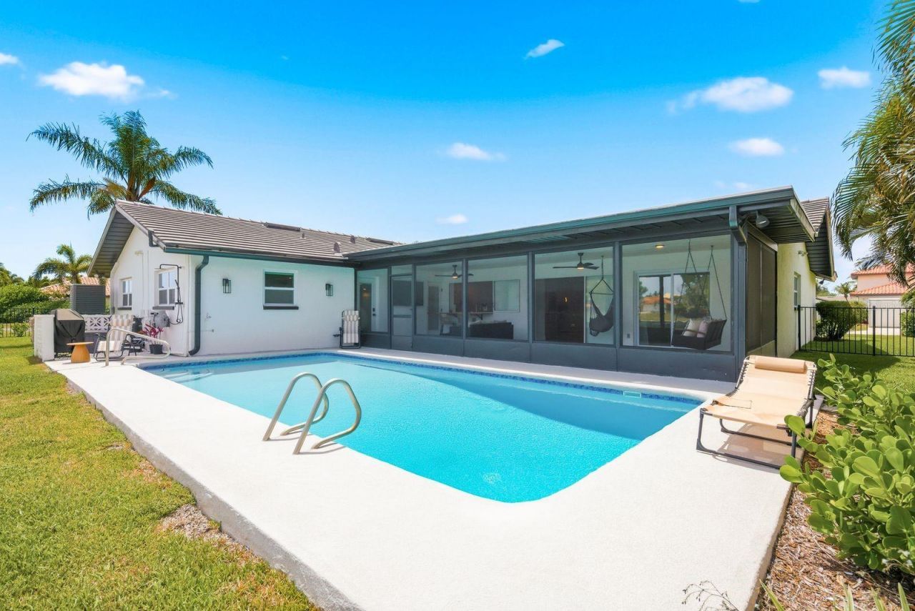 2000 Kansas Avenue Ne, Saint Petersburg, FL 33703 Photo