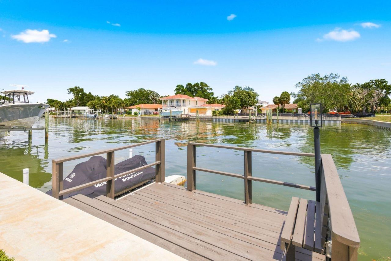 2000 Kansas Avenue Ne, Saint Petersburg, FL 33703 Photo