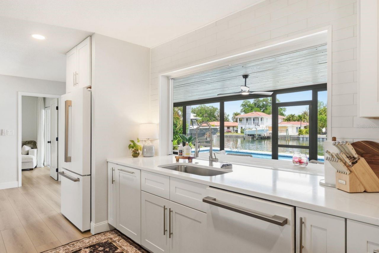 2000 Kansas Avenue Ne, Saint Petersburg, FL 33703 Photo