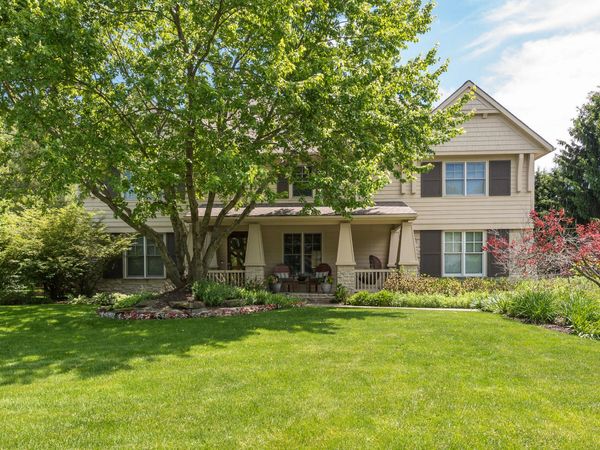 1820 Flowers Crossing Drive NE, Grand Rapids, MI 49525