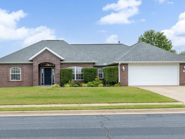 805 Irelan Street, Lowell, AR 72745