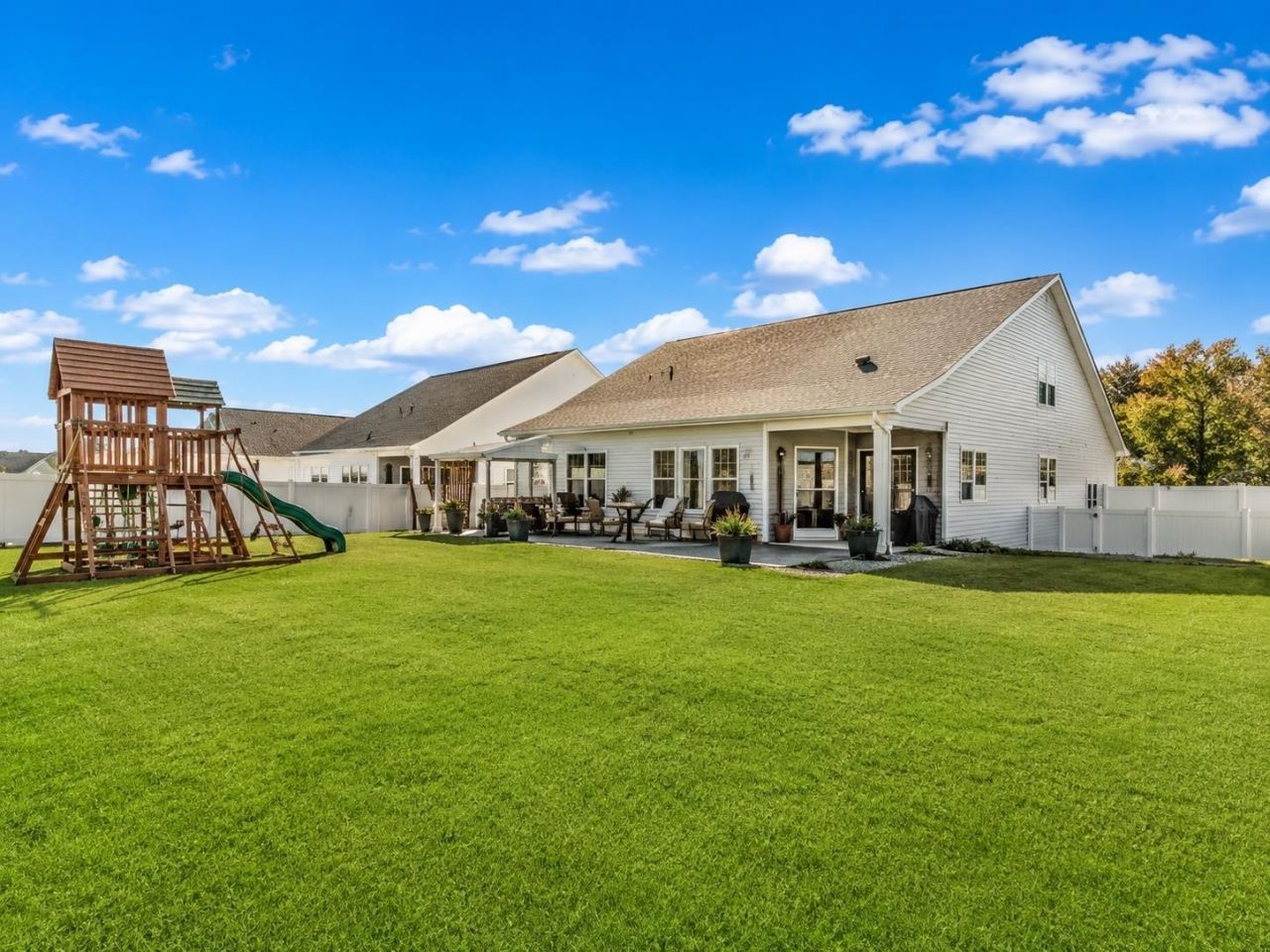 901 Maya Layne Dr. Photo 2