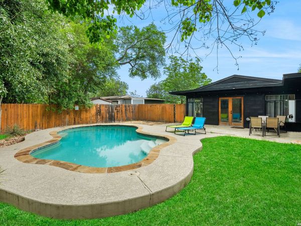 327 Bryn Mawr Dr, San Antonio, TX 78209