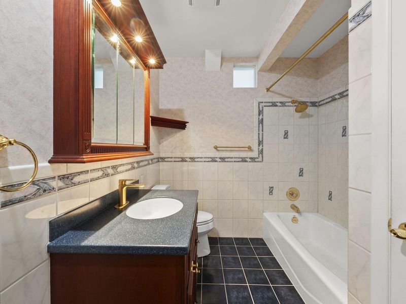 1470 London Drive , Columbus, OH 43221 Photo 17