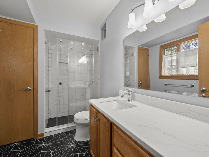 1470 London Drive , Columbus, OH 43221 Photo 24