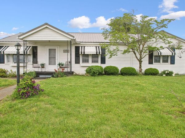 221 Duke Of York Street, Maysville, KY 41056