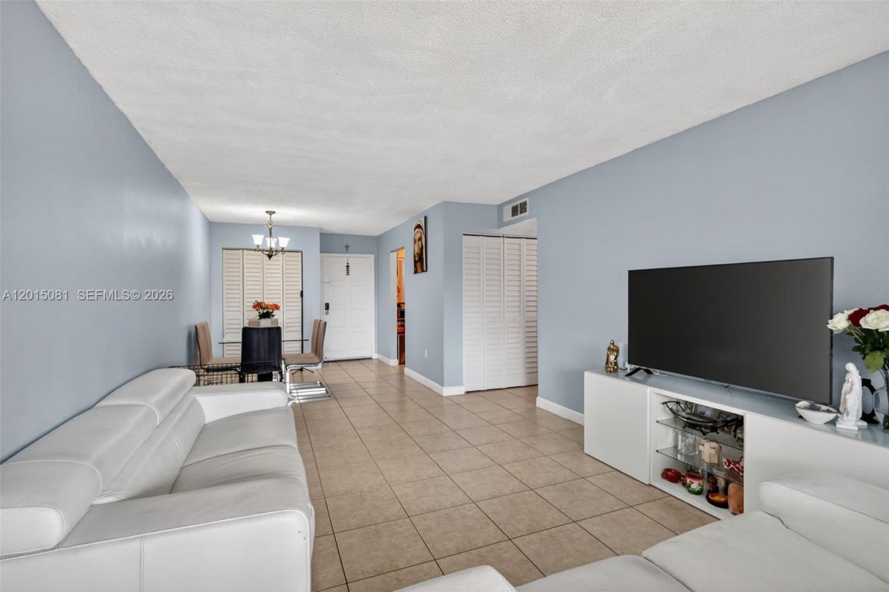 1755 W 60th St, Unit D301, Hialeah, FL 33012 Photo