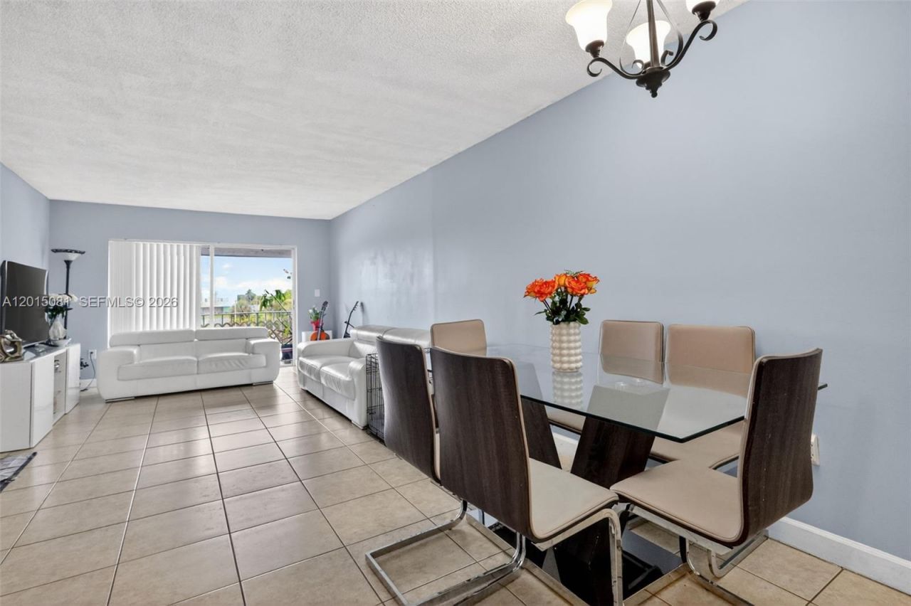 1755 W 60th St, Unit D301, Hialeah, FL 33012 Photo