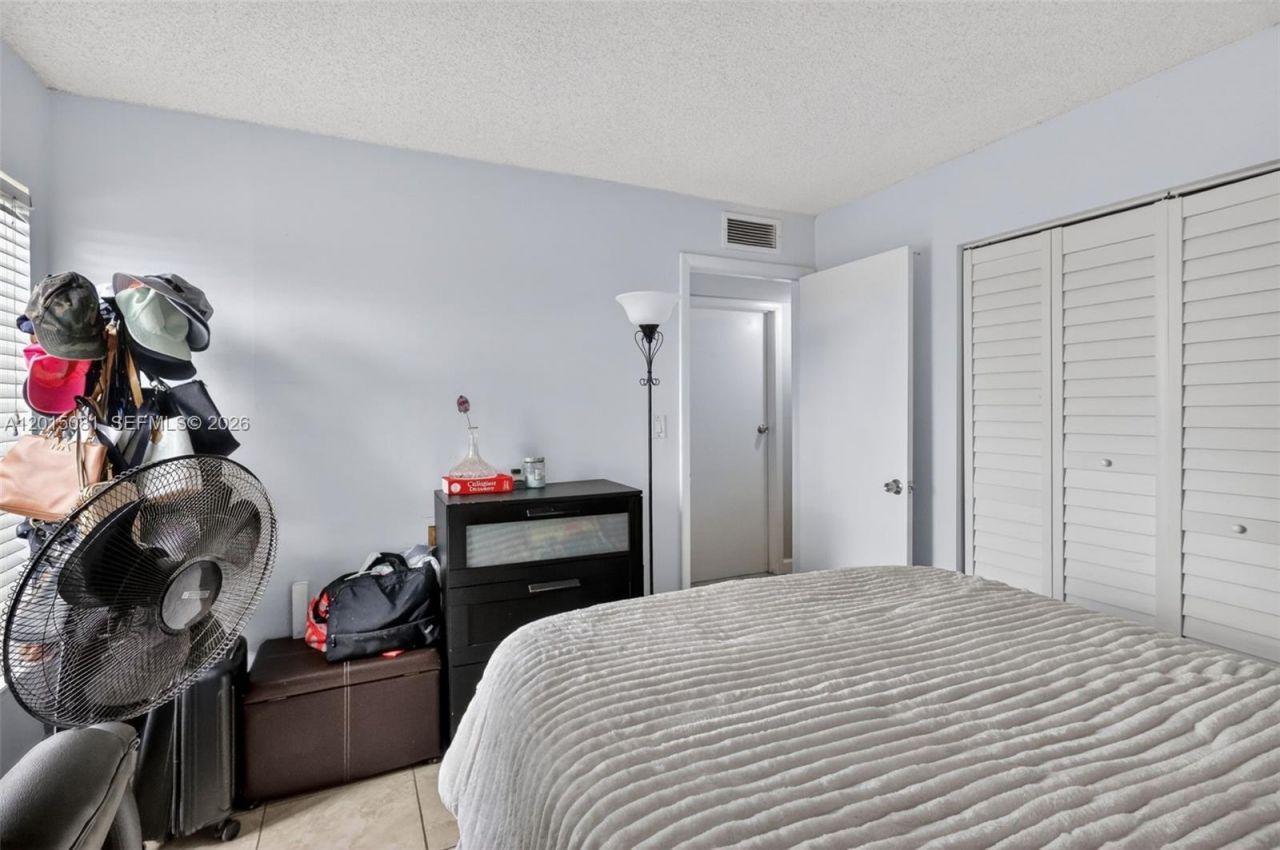 1755 W 60th St, Unit D301, Hialeah, FL 33012 Photo