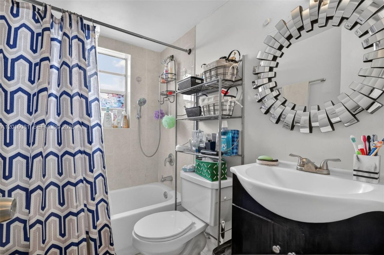 1755 W 60th St, Unit D301, Hialeah, FL 33012 Photo