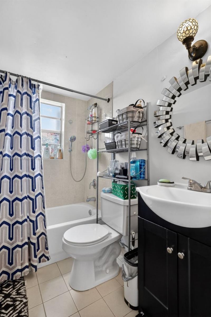 1755 W 60th St, Unit D301, Hialeah, FL 33012 Photo
