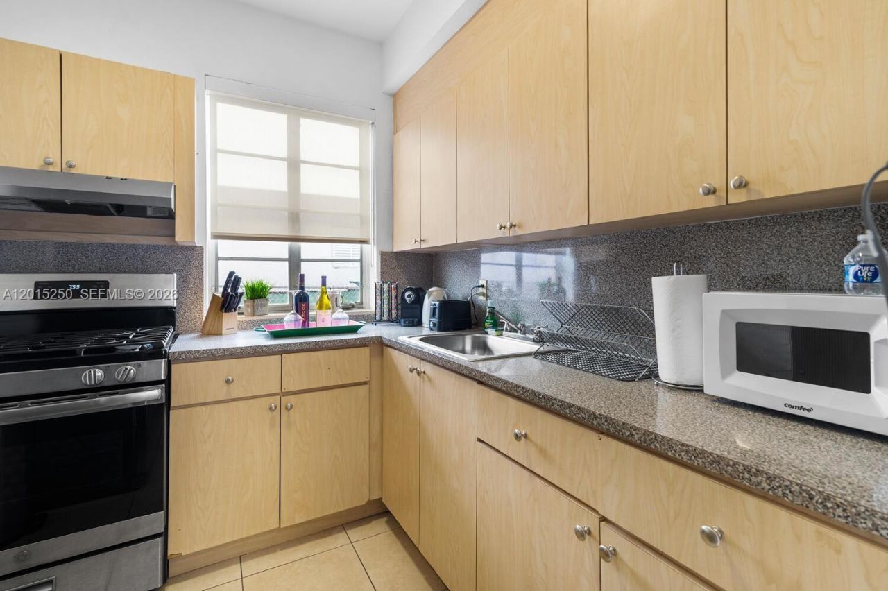 301 86th St, Unit 1, Miami Beach, FL 33141 Photo