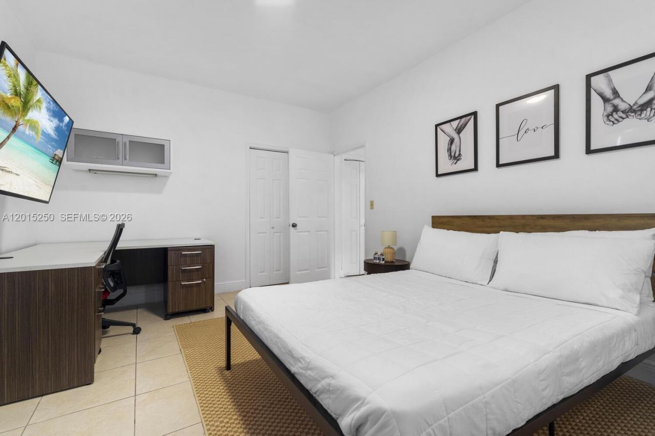 301 86th St, Unit 1, Miami Beach, FL 33141 Photo