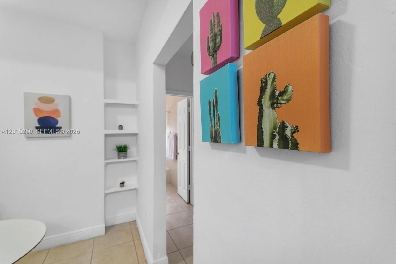 301 86th St, Unit 1, Miami Beach, FL 33141 Photo