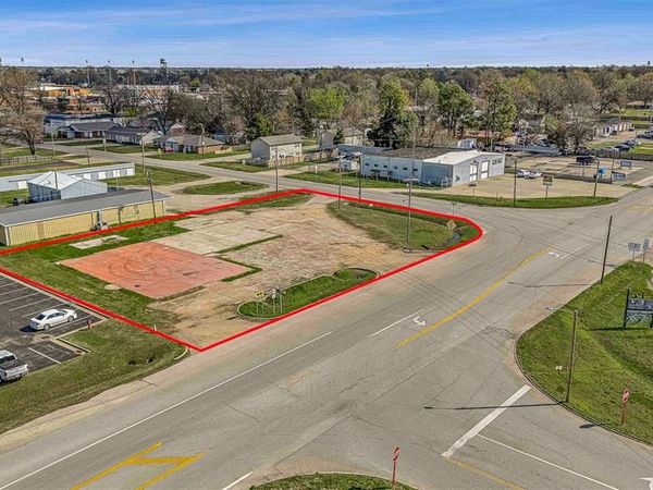 1512 Saint Francis Street , Kennett, MO 63857
