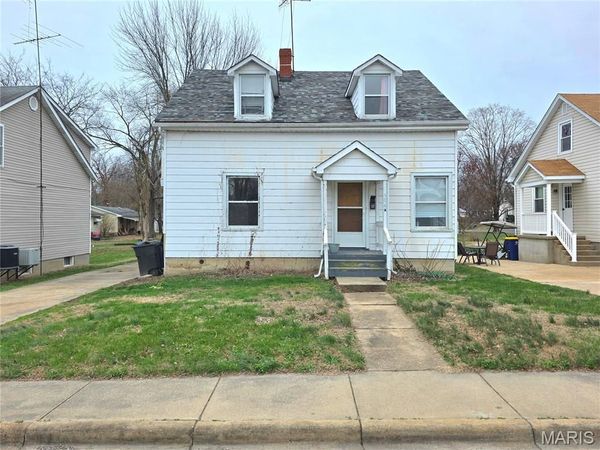 306 W 8th Street , Washington, MO 63090