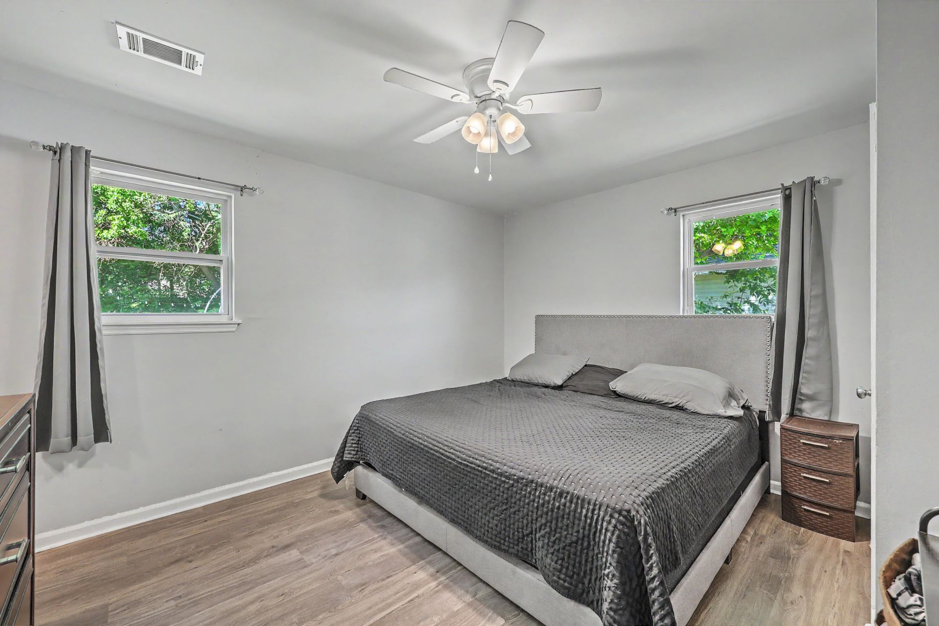 4421 Jenwood Street Photo 15