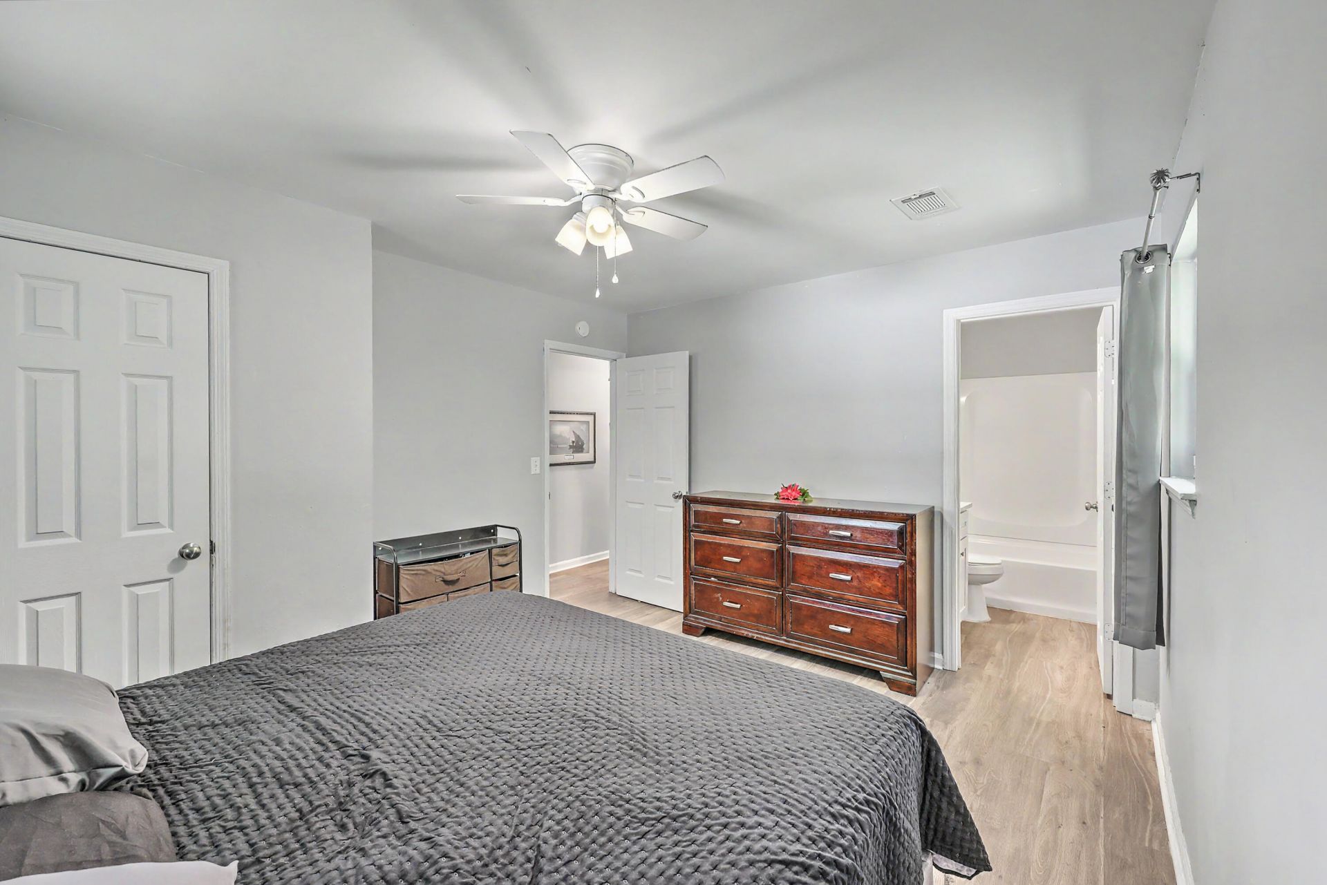 4421 Jenwood Street Photo 17