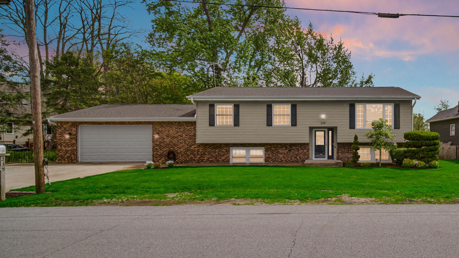 235 E 13th Street, Hobart, IN 46342 Main Photo