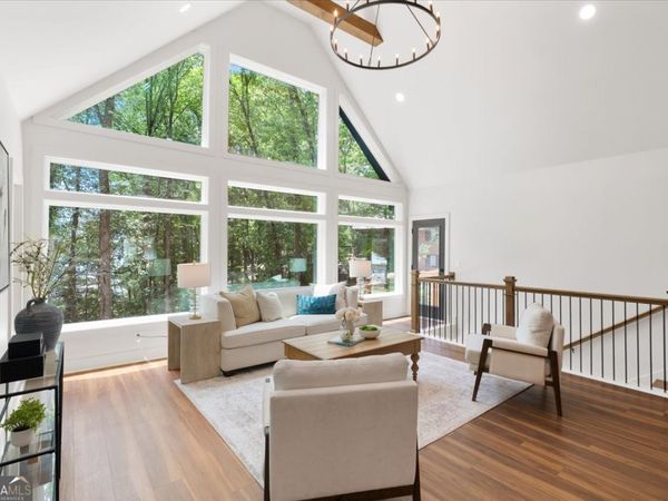 8875 Lakeside Way, Gainesville, GA 30506
