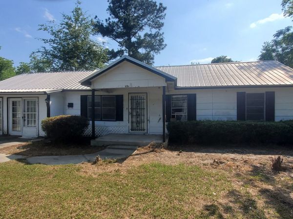 810 Laura Street, Glennville, GA 30427