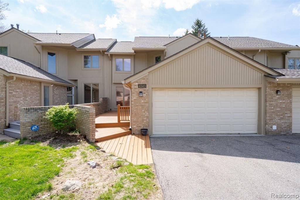 4343 Foxpointe Drive, West Bloomfield Township, MI 48323 Main Photo