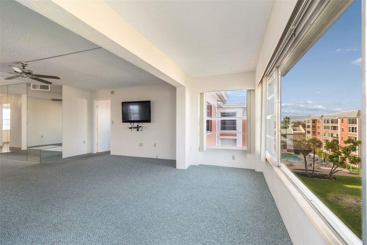 6960 20th Avenue N, Unit 501, Saint Petersburg, FL 33710 Photo