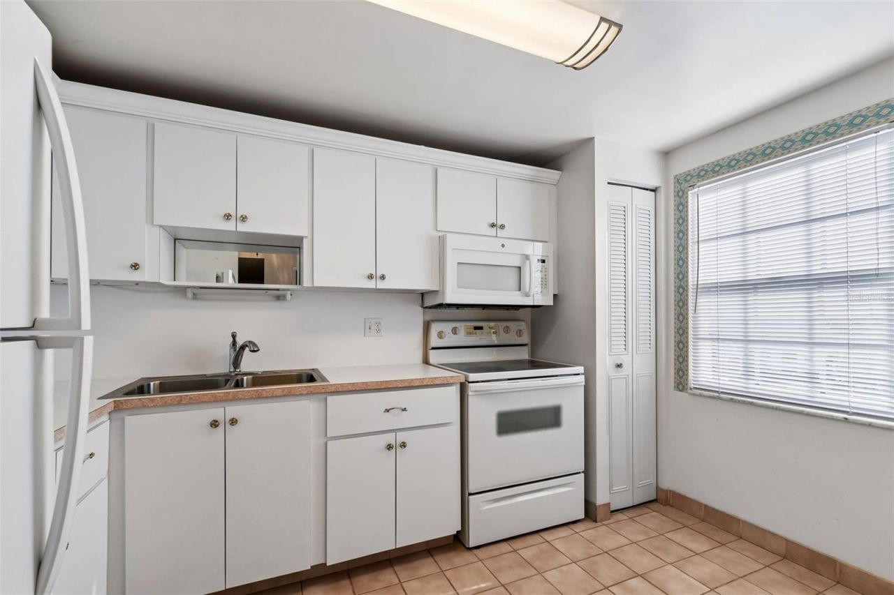 6960 20th Avenue N, Unit 501, Saint Petersburg, FL 33710 Photo