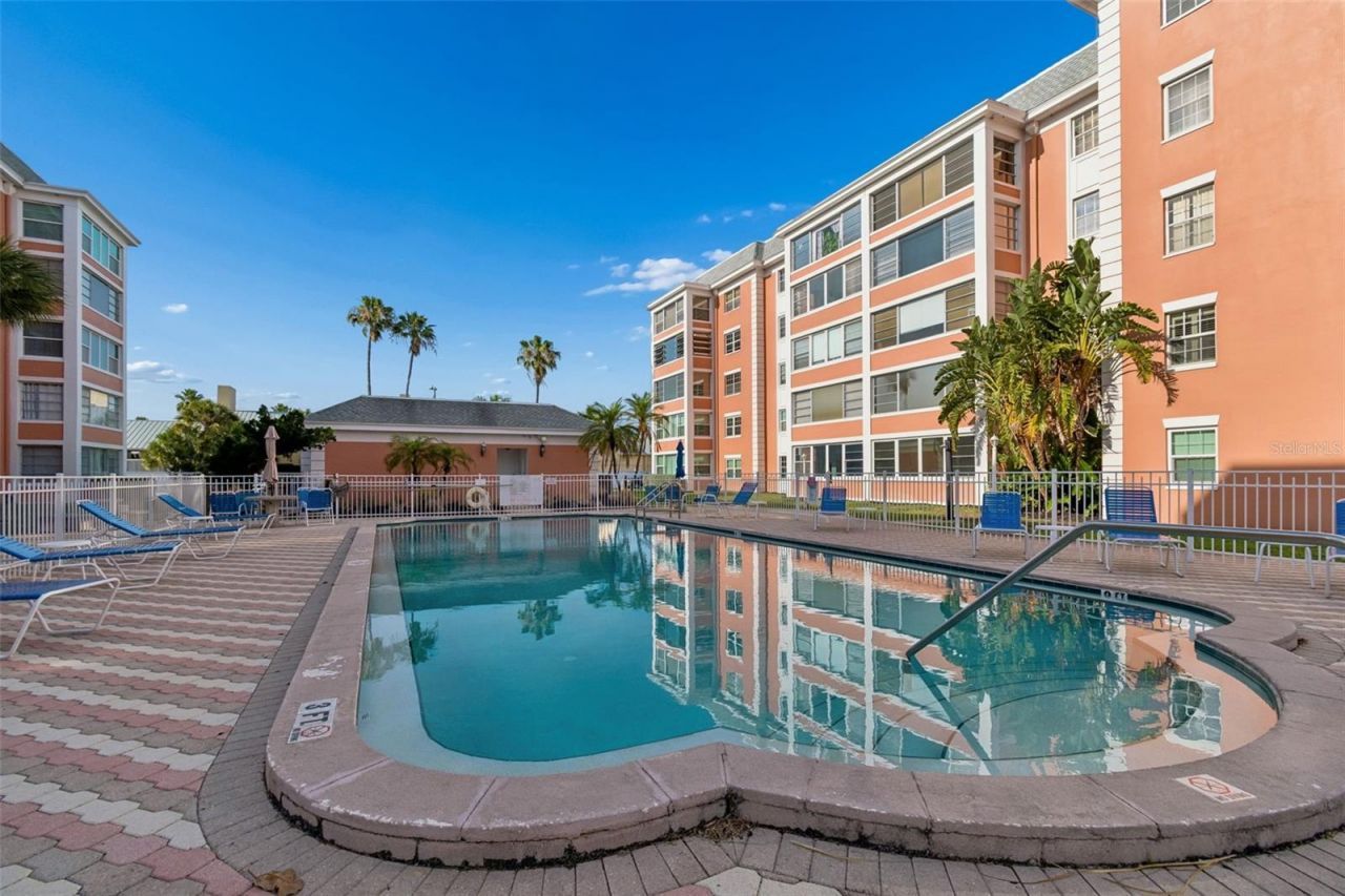 6960 20th Avenue N, Unit 501, Saint Petersburg, FL 33710 Photo