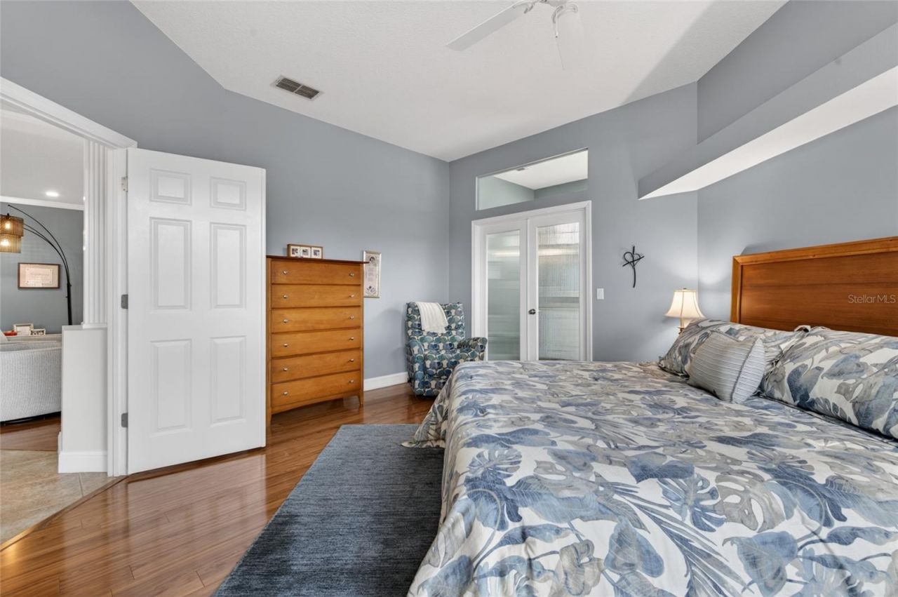 8243 Riviera Shore Court , Orlando, FL 32817 Photo