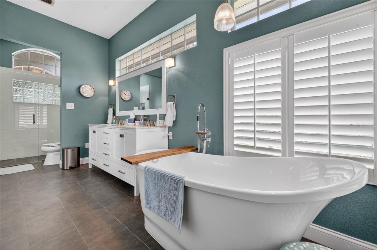 8243 Riviera Shore Court , Orlando, FL 32817 Photo