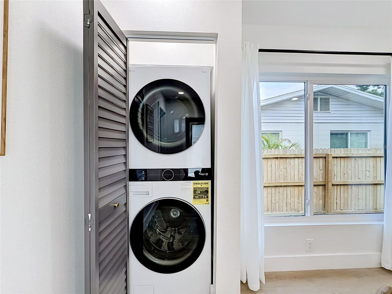 5431 Dartmouth Avenue N, Saint Petersburg, FL 33710 Photo