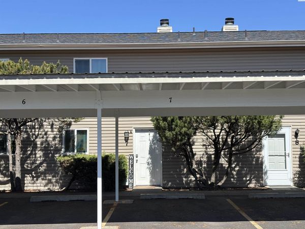2005 NE Terre View Dr, Unit A-7, Pullman, WA 99163