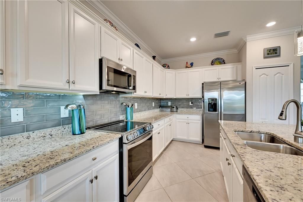 3697 E Hampton Cir , Alva, FL 33920 Photo