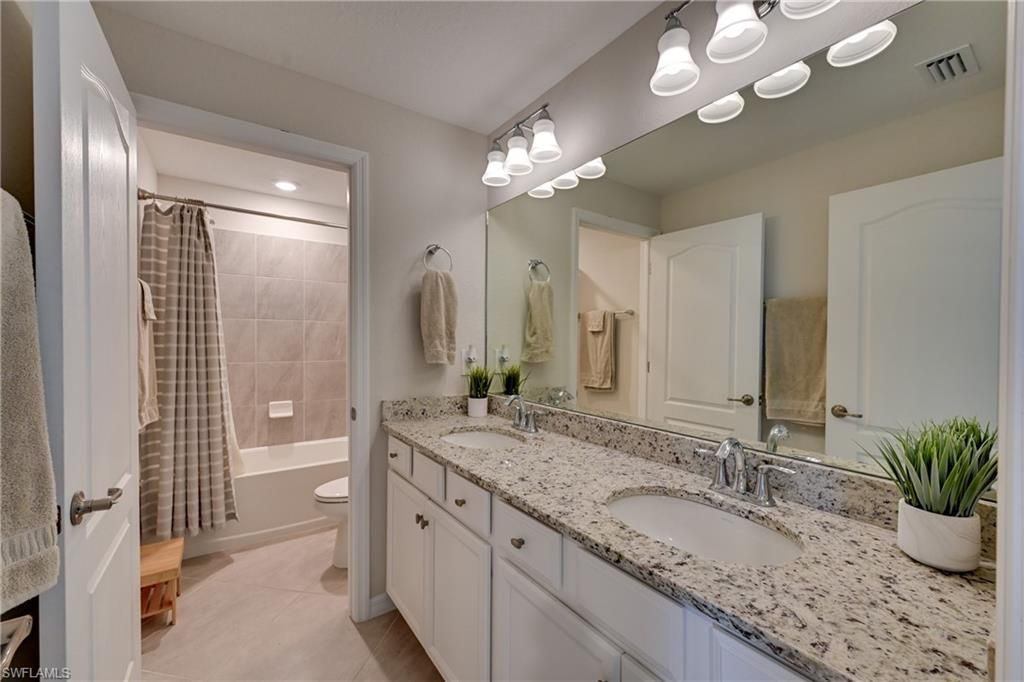 3697 E Hampton Cir , Alva, FL 33920 Photo
