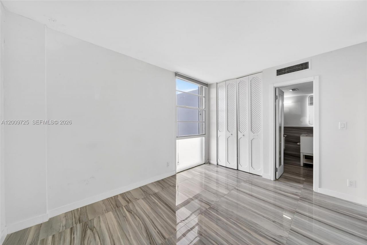 3401 N Country Club Dr, Unit 812, Aventura, FL 33180 Photo