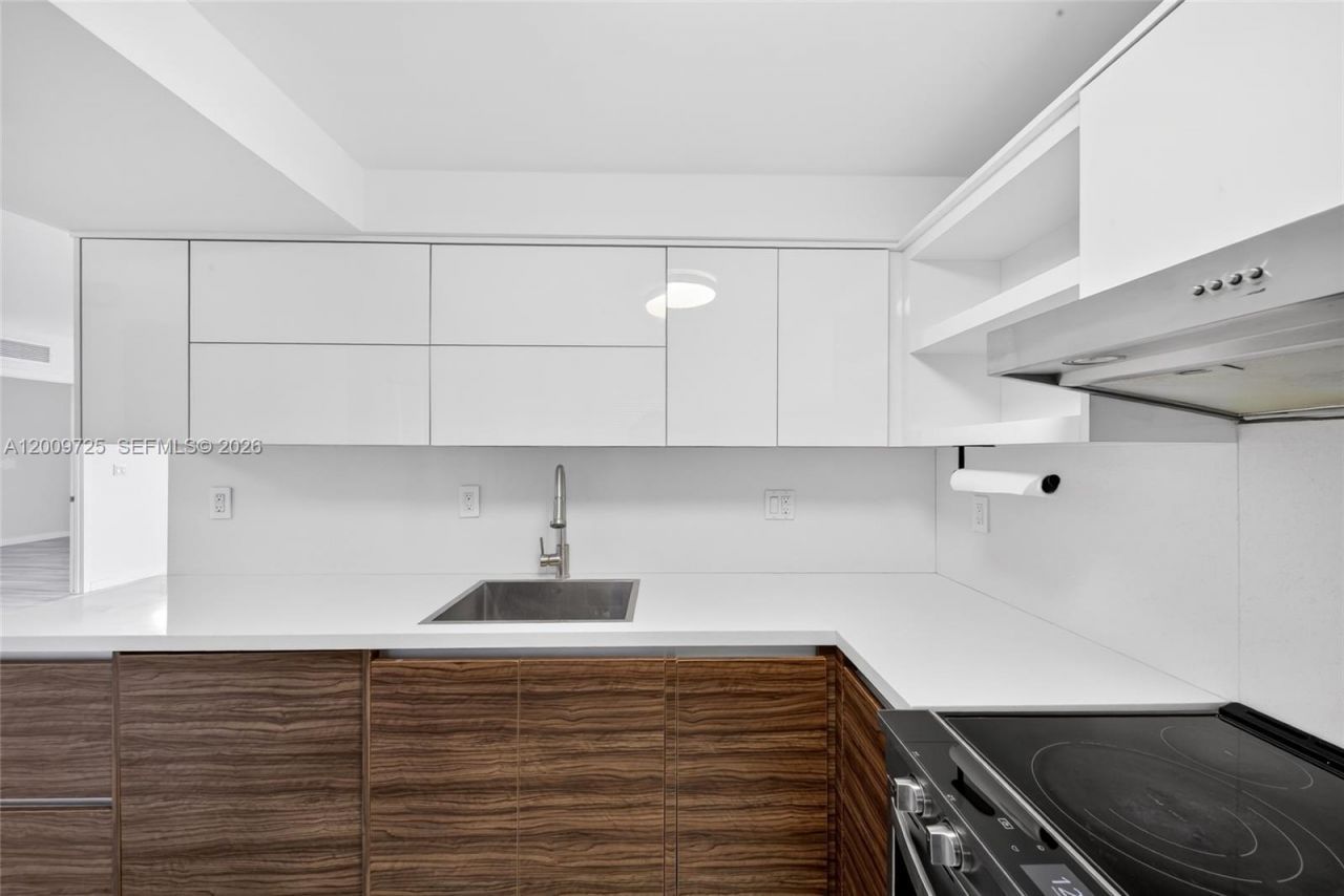 3401 N Country Club Dr, Unit 812, Aventura, FL 33180 Photo