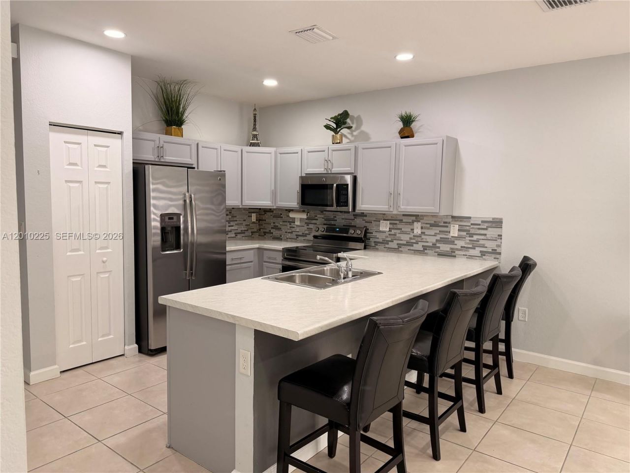 9330 W 33rd Ave , Hialeah, FL 33018 Photo