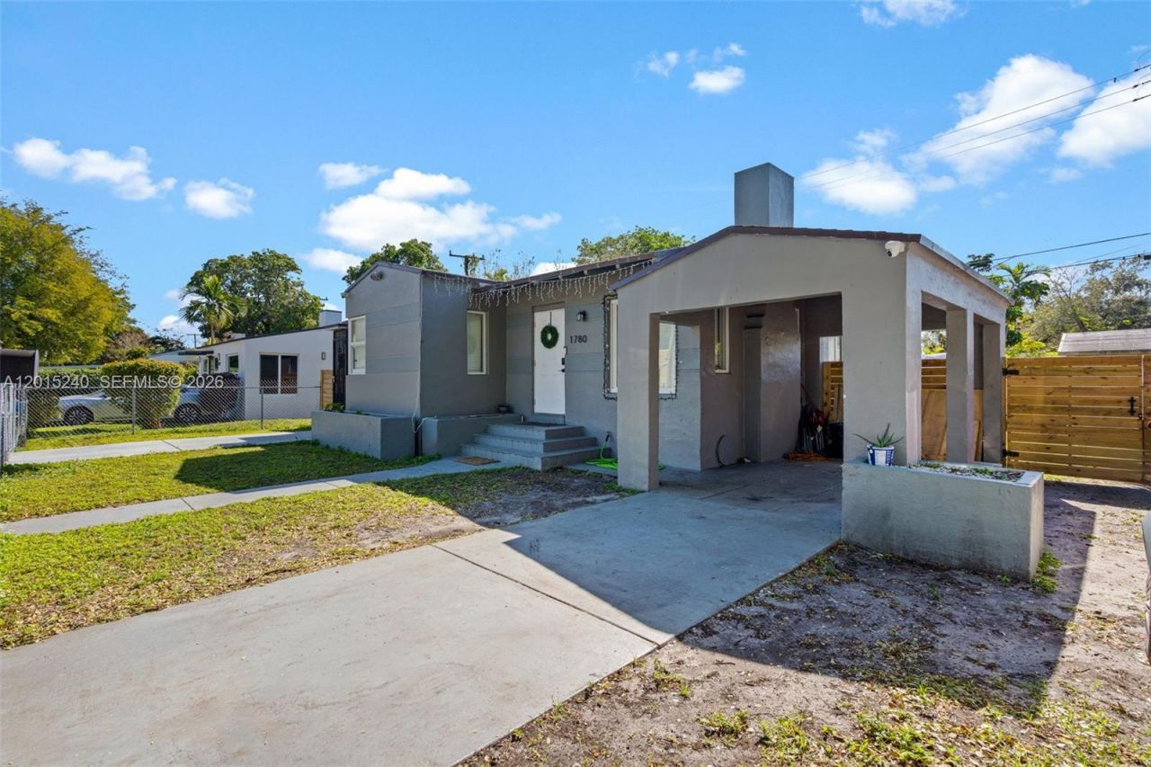 1780 NW 49th St , Miami, FL 33142 Photo