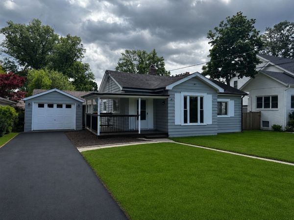 722 E Indiana Street , Wheaton, IL 60187