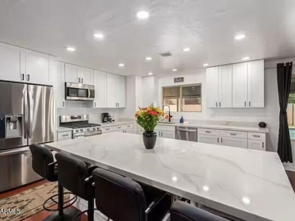 3142 E ALTADENA Avenue, Phoenix, AZ 85028