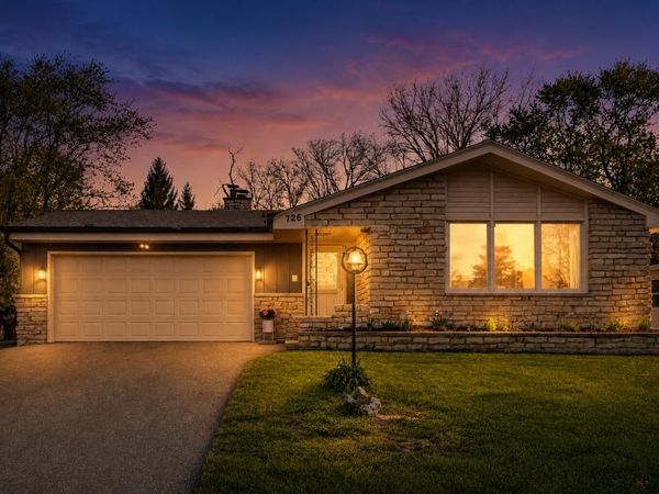 726 Royal Park Rd, Caledonia, WI 53402