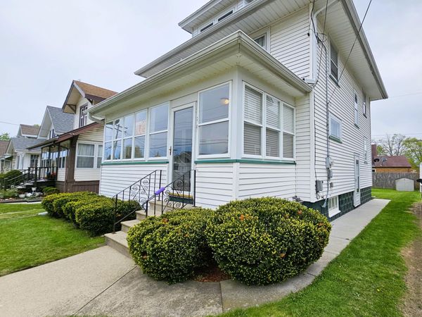 2101 74th St, Kenosha, WI 53143