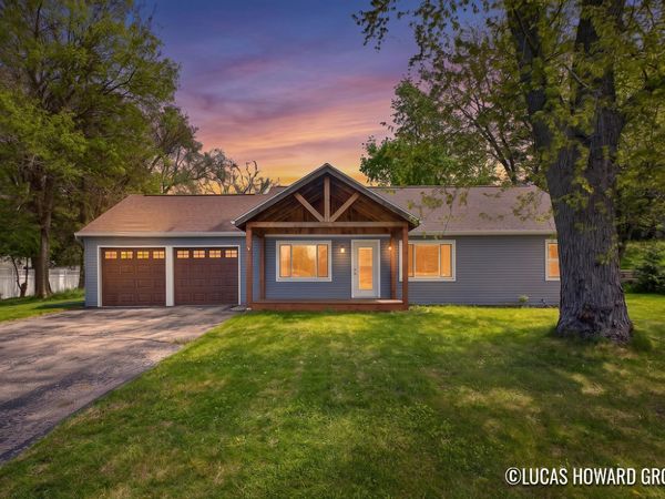3054 Thorncrest Drive SE, Grand Rapids, MI 49546