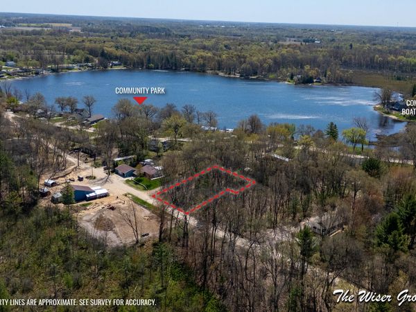 V/L Hawk Dr, Greenville, MI 48838