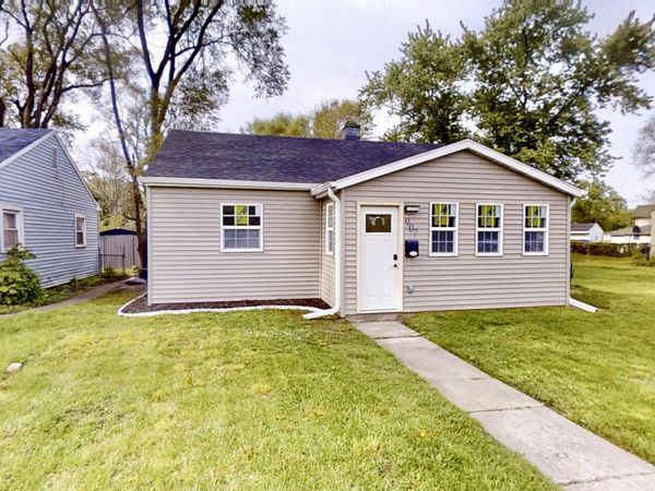 907 Central Avenue , Gary, IN 46407