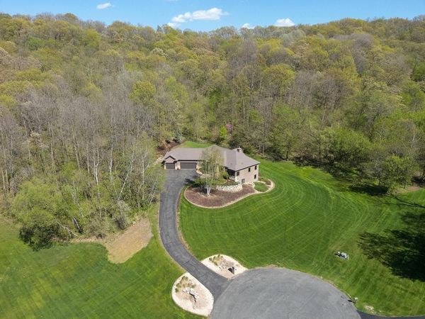 W6104 Valley PLACE, Holmen, WI 54636