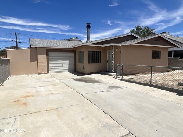 117 W 4th Street, Hawthorne, NV 89415