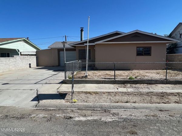 117 W 4th Street, Hawthorne, NV 89415